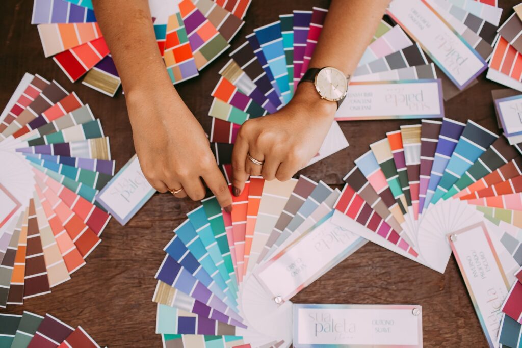 Photo by Helena Lopes person holding white printer paper